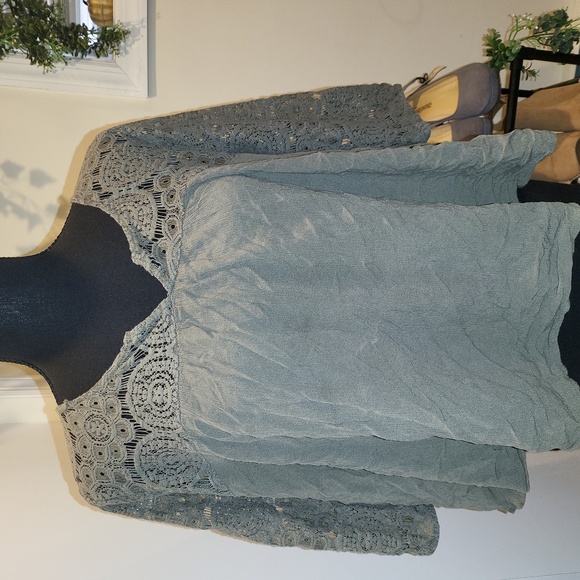 Blouse - Picture 2 of 5